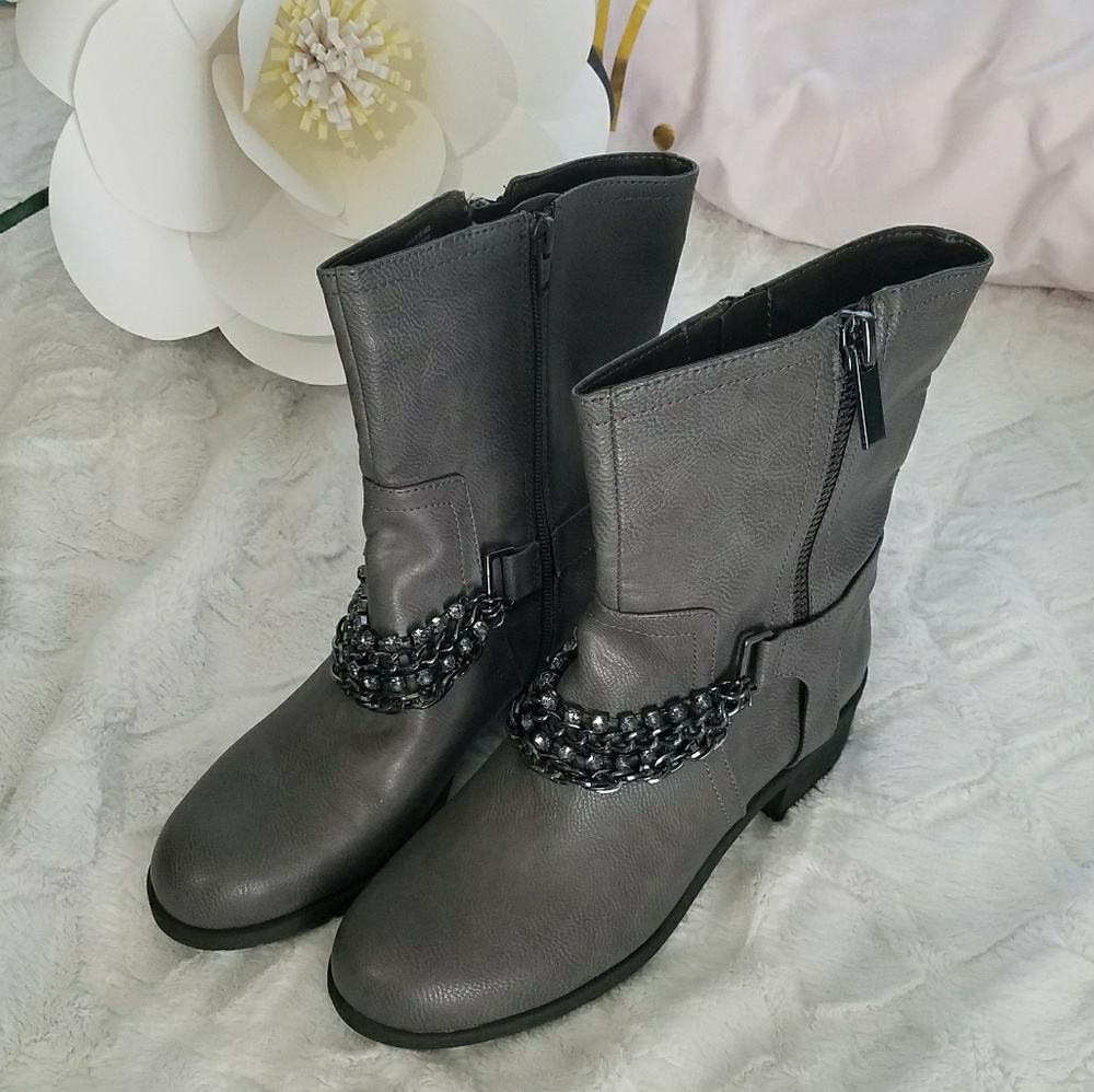 Vera Wang boots